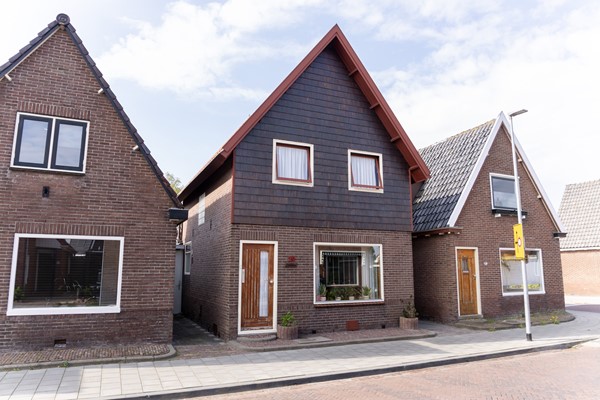 Te koop: Vrijstaand wonen in het centrum van Den Oever